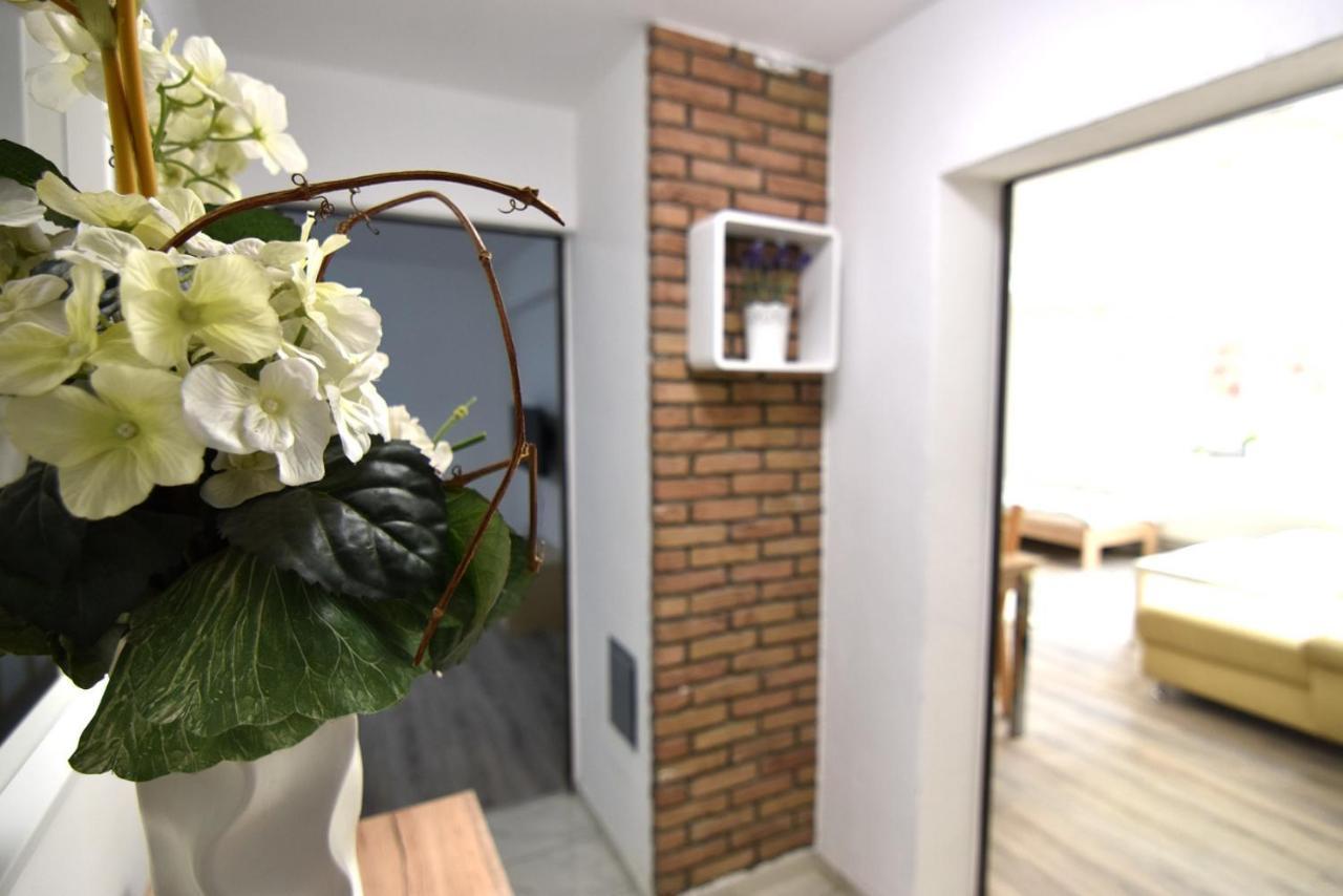 Apartment Work &